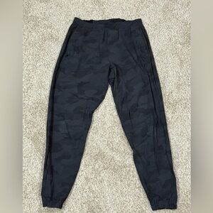 lululemon athletica Men’s Surge Jogger Size M EUC Black Camo